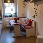 Zimmer In Zentraler Lage / Room Near Downtown